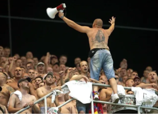Predsjednik Poljske ukinuo zabranu vođi navijača Legije